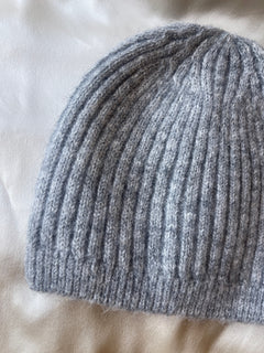 The Everyday Ribbed Beanie - Heather Grey