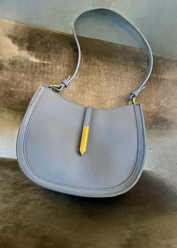 Sable Bag in Sky