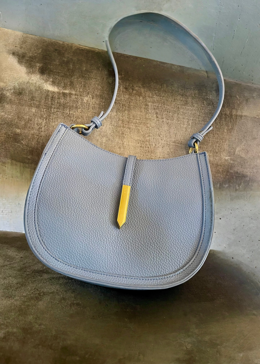 Sable Bag in Sky