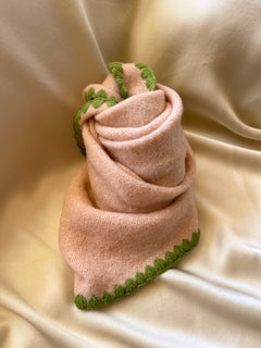 The Posy Neck Wrap