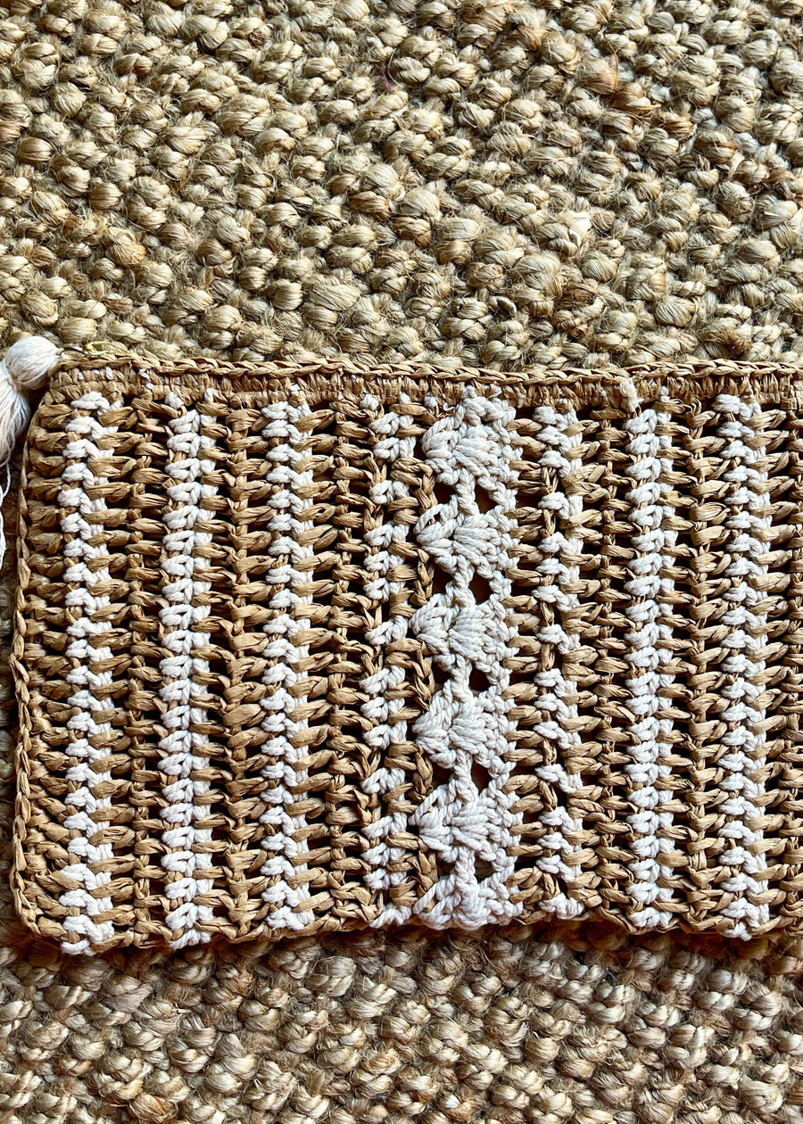 Crochet Straw Clutch